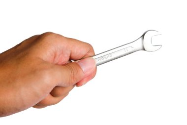 Bir işçi, inşaatçı, tamirci, tamirci, İngiliz anahtarı ya da anahtarı olan eller kesme yolu olan beyaz arka planda izole edilmiş..