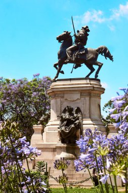 Buenos Aires, Arjantin - 27 Kasım 2024: Buenos Aires 'in Palermo mahallesindeki Plaza Italia' daki Giuseppe Garibaldi Heykeli.