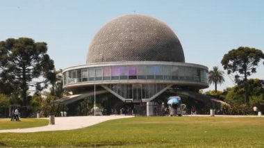 Buenos Aires, Arjantin - 27 Kasım 2024: Galileo Galilei Planetaryumu (Planetario) Palermo bölgesinde, Parque Tres de Febrero 'da yer almaktadır.