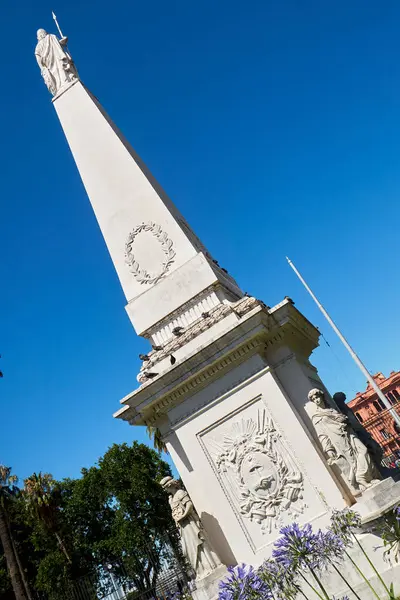 Mayıs Piramit Anıtı Plaza de Mayo - Buenos Aires, Arjantin - 15 de diciembre de 2024