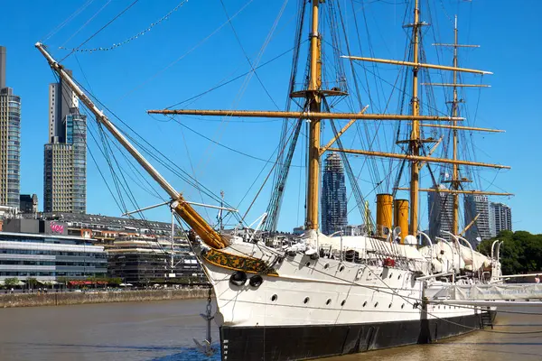 Fırkateyn ARA Başkanı Sarmiento Puerto Madero Limanı Buenos Aires, Arjantin - 15 Aralık 2024