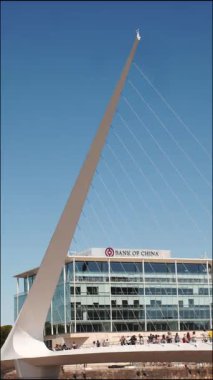 Puente de la Mujer ve Bank of China Buenos Aires - Buenos Aires, Arjantin - 15 de diciembre de 2024 