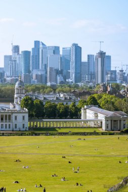  Greenwich Park 'ın tepesinden Kanarya Rıhtımı manzarası