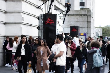 Londra Zindanları 'nın girişi, Londra Gözü' nün çektiği korku filmi.