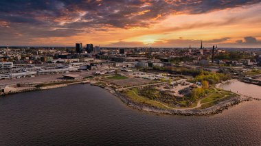Tallinn 'de Günbatımı Huzuru