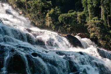 Mae Ya Waterfall Doi Inthanon Ulusal Parkı Tayland Chiang Mai.