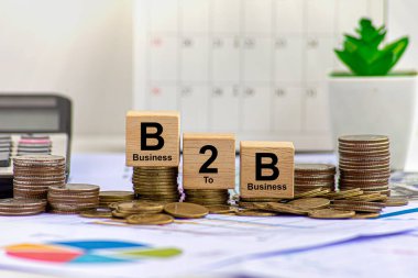 B2B, B2C Kavramı 'na karşı. İş adamı, İş Dünyası Pazarlama için Müşteri Ticareti Dijital Teknolojisi Dijital Pazarlama İletişiminde Bilgi İşletmelerinin Analizine Yardım Etmek İçin AI Ajanını Kullanıyor