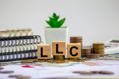 LLP Sınırlı Sorumluluk Ortaklığı afişi ve konsepti. Asgari estetik