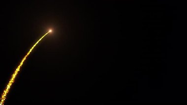 Altın Noel parçacık izi animasyonu, kavramlar, fikirler, 4k, alfa kanallı şeffaf arkaplan