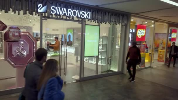 Istanbul Turkey December 2022 People Shopping Kanyon Shopping Mall Modern — Stock videók
