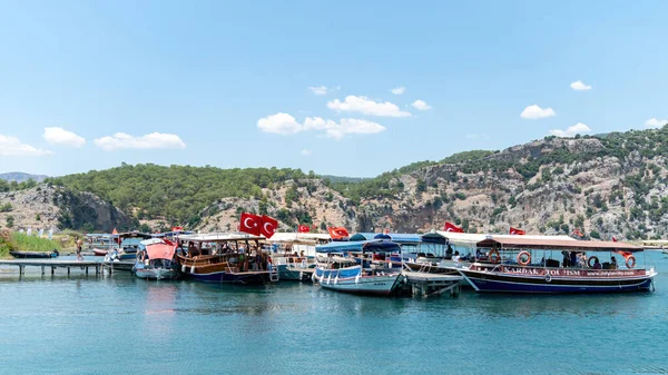 Dalyan Ortaca Mugla Turkey June 2022 Περιοδεύουσες Βάρκες Που Μεταφέρουν — Φωτογραφία Αρχείου
