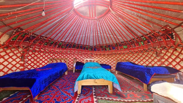 Внутренний Вид Юрты Круговой Палатки Кыргызстане Которая Работает Дом Используемый — стоковое фото