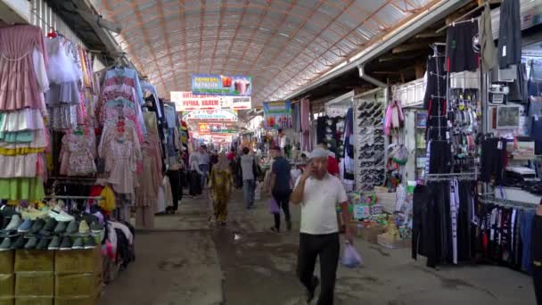 Osh Kyrgyzstan May 2022 People Shopping Osh Bazaar Primary Food — стокове відео