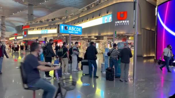Istanbul Türkei September 2023 Fluggäste Die Flughafen Istanbul Schlange Stehen — Stockvideo