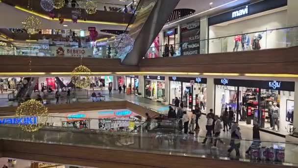 Istanbul Turkey November 2023 People Shopping Axis Shopping Mall Kagithane — Stock Video