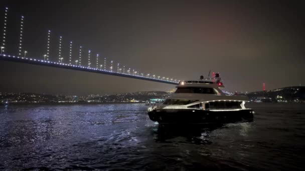 Istanbul Turchia Dicembre 2023 Yacht Lusso Privato Partenza Terra Navigare — Video Stock