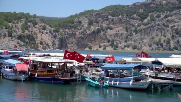 Dalyan Turquía Junio 2023 Botes Turísticos Que Transportan Turistas Río — Vídeos de Stock