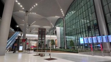 İstanbul, Türkiye - 13 Kasım 2023: Dünyanın en büyük havaalanlarından biri olan İstanbul Havaalanı 'nın dış detayları ve büyük bir uluslararası ulaşım merkezi olarak hizmet veriyor