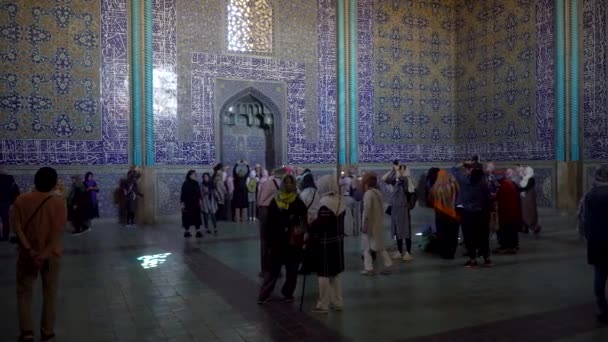 Isfahan Iran October 2023 Tourists Sheikh Lotfollah Mosque Visiting Taking — Stock Video