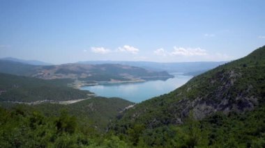 Vezirkopru İlçesindeki Altinkaya Baraj Gölü yerli ve yabancı turistlerin ilgi odağı, Samsun, Türkiye