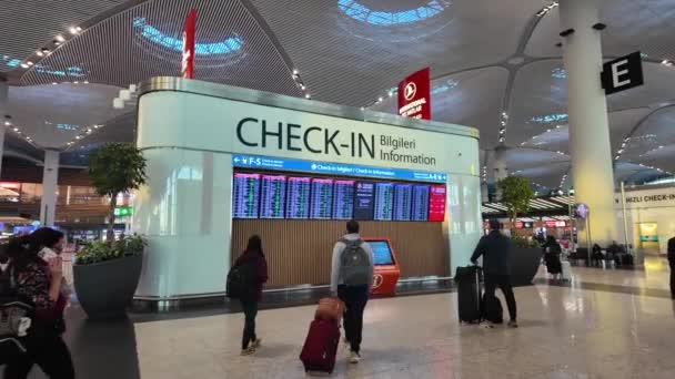 Stanbul Türkiye Aralık 2023 Stanbul Havalimanı Ndaki Kontrol Gişelerine Bakan — Stok video