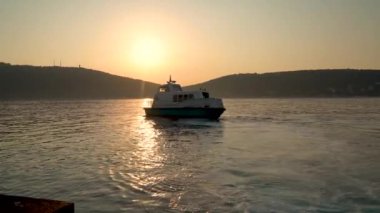 İstanbul, Türkiye - 17 Mart 2024: Marmara 'da faaliyet gösteren deniz taksi, deniz taşımacılığı aracı İstanbul Belediyesi tarafından tasarlandı