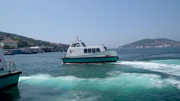 土耳其伊斯坦布尔 2024年3月17日 在马尔马拉海和博斯普鲁斯港运营的海运车辆 由伊斯坦布尔市政府设计 — 图库视频影像