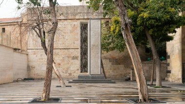 Gaziantep, Türkiye - 15 Ekim 2022 - Gaziantep Şehitleri Anıtı, Sehitler Abidesi Türkçe. Türkiye 'nin özgürlüğü için hayatlarını feda eden cesur ruhları onurlandırıyor.
