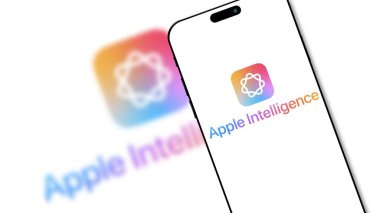 İstanbul, Türkiye - 02 Temmuz 2024: Akıllı telefon ekranında Apple İstihbarat logosu. Apple Intelligence (Siri olarak da bilinir), Apple 'ın ses komutlarına, önerilerine ve otomasyonuna güç veren yapay zekasıdır..