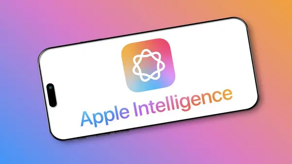 İstanbul, Türkiye - 02 Temmuz 2024: Akıllı telefon ekranında Apple İstihbarat logosu. Apple Intelligence (Siri olarak da bilinir), Apple 'ın ses komutlarına, önerilerine ve otomasyonuna güç veren yapay zekasıdır..