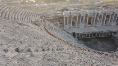 Denizli, Türkiye - 18 Şubat 2020: Hierapolis 'in amfitiyatro kalıntıları