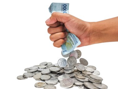 Bir el resmi ve Endonezya parası. 