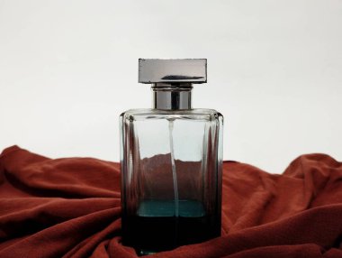 Parfüm şişesi resmi