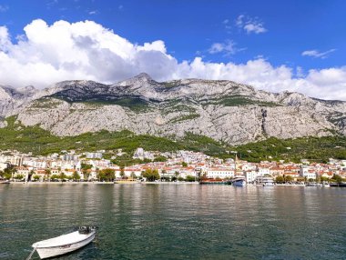 Makarska ve Biokovo 'nun güzel manzarası 
