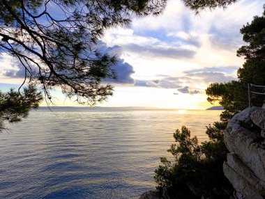 Denizde güzel bir güneşli gün