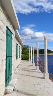 Hırvatistan 'da deniz ve ada manzaralı güzel bir yaz günü