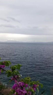 Adriyatik denizinde bulutlu bir yaz günü