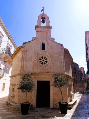 Hırvat adası Hvar 'daki tarihi Katolik Kilisesi