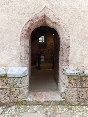 Kilisenin Slovenya 'daki Ortaçağ Katolik mimarisi