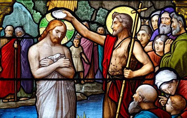 Champlost, FRANCE - 01-29-2025: Ürdün Nehri 'nde Vaftizci Yahya tarafından İsa' nın 19. yüzyılda lekelenmiş camları. 