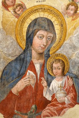 Consenza, İtalya - 11-02-2024: Kutsal Bakire Meryem 'in Fresco' su (18. yüzyıl) Bebek İsa 'yı kollarında tutuyor.