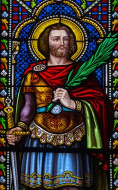 Saint Nazaire les Eymes, FRANCE - 01-08-2025: Saint Nazaire 'nin lekeli camları (19. yüzyıl). Katolik Aziz. 