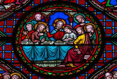 Meung sur Loire, FRANCE - 01-25-2025: İsa-İsa 'nın son yemeğinin lekeli camları (19. yüzyıl). 