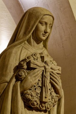 Paris, FRANCE - 08-03-2024: Lisieux St.Therese ya da Thrse de Lisieux, Carmelite rahibesi ve Roma Katolik Kilisesi Azizi.
