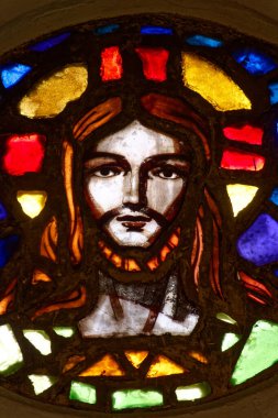Palavas Les Flots, FRANCE - 08-12-2024: İsa 'nın portresinin lekeli camları