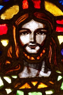 Palavas Les Flots, FRANCE - 08-12-2024: İsa 'nın portresinin lekeli camları