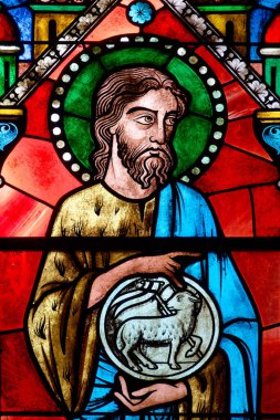 Sens, FRANCE - 10-15-2024: İyi Çoban İsa 'nın lekeli camı (18. yüzyıl). 