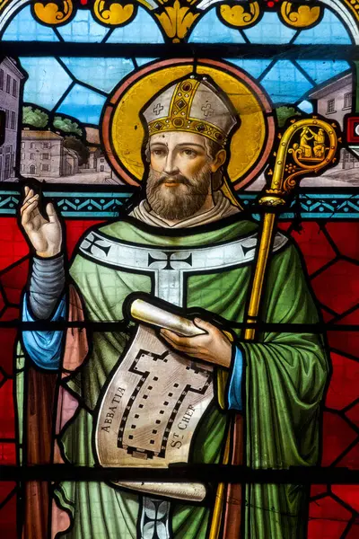 Saint-Chef, Fransa - 03-21-2025: Saint Thibaut leke camı (1912). Katolik Aziz.