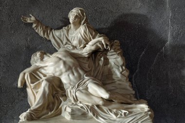 Myans, FRANCE 07-09-2024: Assisi 'li Aziz Francis' in lekeli camları veya stigmata 'yı alan Saint Francois d' Assise. Katolik Kilisesi 'nin Aziz ve Mistik' i, Fransisken Düzeni 'nin kurucusu.