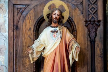 Ribadesella, İspanya - 04-26-2025: Saint Marina Heykeli (19. yüzyıl). Katolik Aziz..